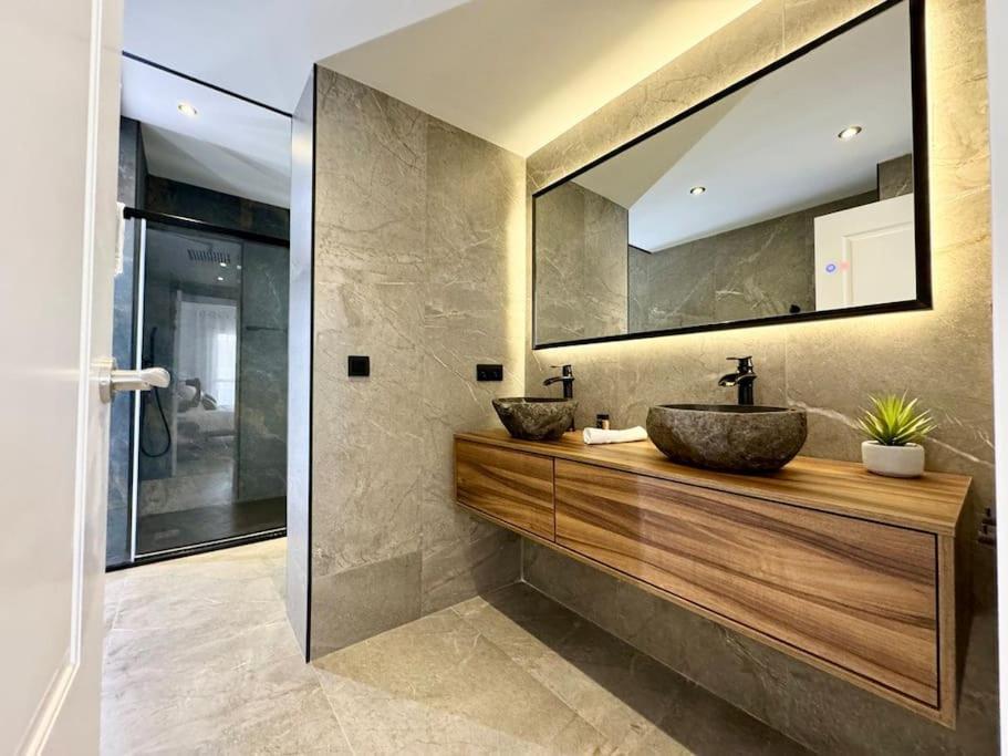 4bd Soho Luxe Retreat Terrace 2bh & Ac Appartement Málaga